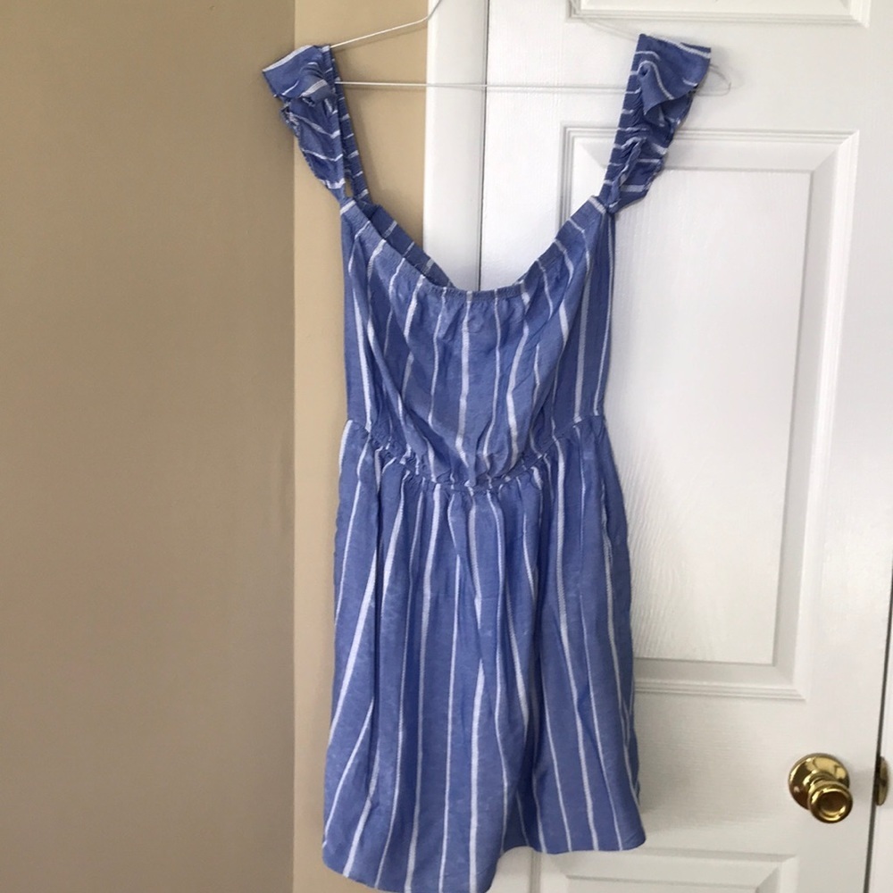 Off shoulder dress AEO, medium